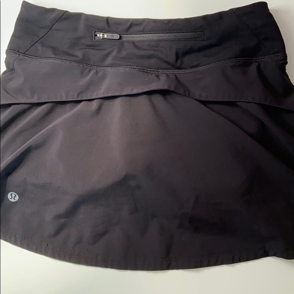 Lululemon “Play Off The Pleats” skirt- Size 2